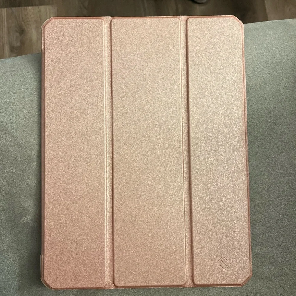 Rose gold iPad Air